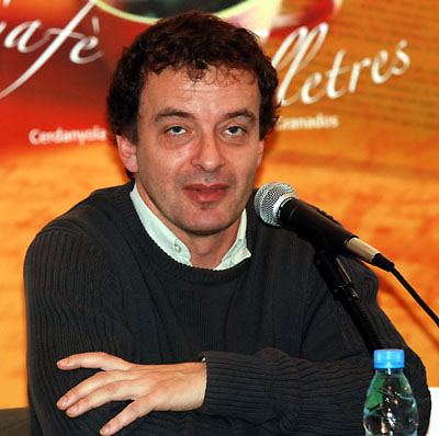 Alfred Bosch presenta Inquisitio, la seva darrera obra, al Cafè amb lletres
