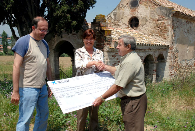 El Rotary Club lliura 7.250 euros per a la restauració de l'ermita de Santa Maria de Les Feixes