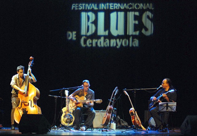 Amadeu Casas Trio imparteix lliçons de blues als escolars de la ciutat