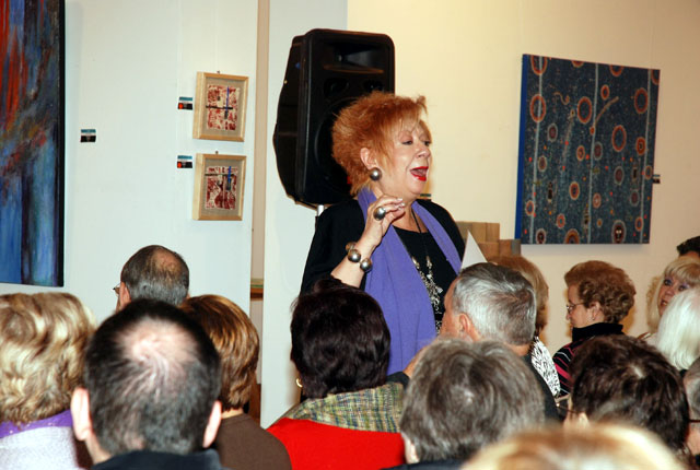 Núria Feliu homenatja la profunditat poètica de les sardanes d'amor, desamor i patriòtiques
