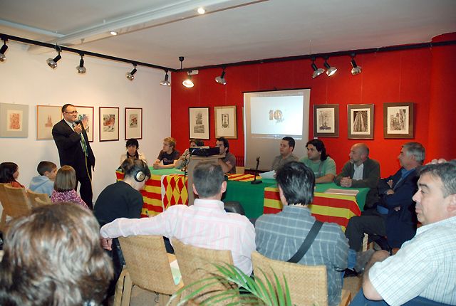 Els Castellers de Cerdanyola rememoren el seu passat