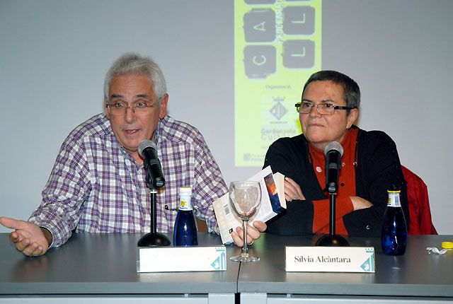 L'escriptora Sílvia Alcántara crea expectació a Cerdanyola