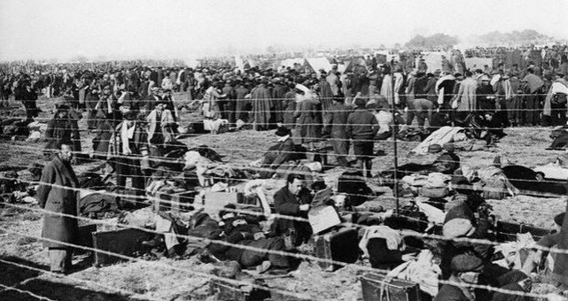 Alumnes de l'Institut Banús visiten les localitats de l'exili republicà