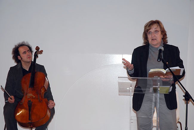 Cerdanyola celebra el Dia de la poesia amb un recital de Marta Pessarrodona