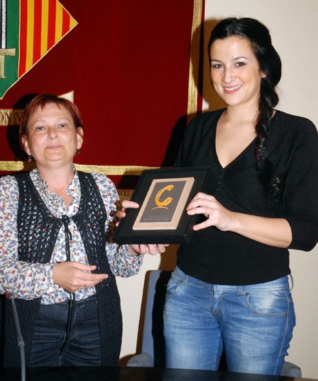 L'Ajuntament homenatja la premiada cantaora Alba Carmona