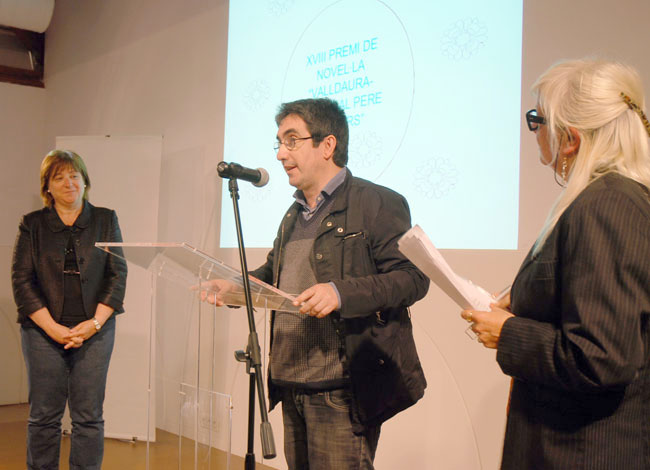 Sant Jordi comença a passar les primeres pàgines amb els Premis Literaris