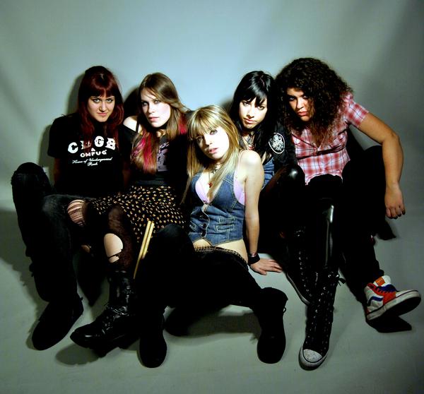 Nit de punk a Mundo Caníbal per commemorar el Dia de les Dones