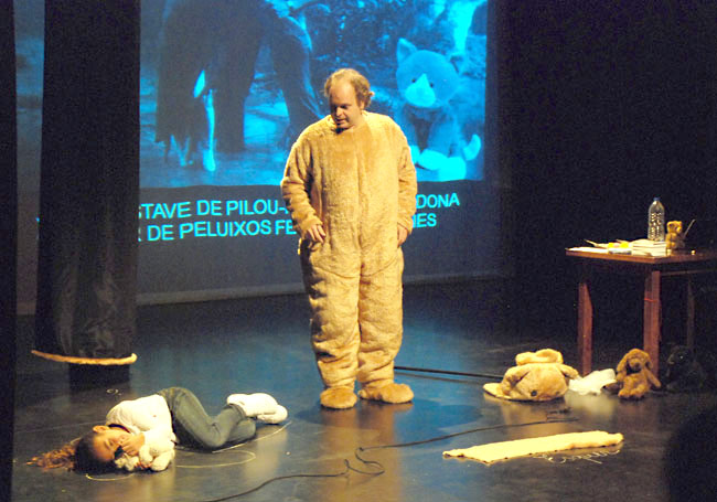 El Simposi del FIT omple de contingut acadèmic el teatre infantil i juvenil a la UAB