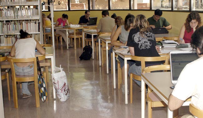 La Biblioteca ofereix a partir d'avui un servei d'estudi nocturn