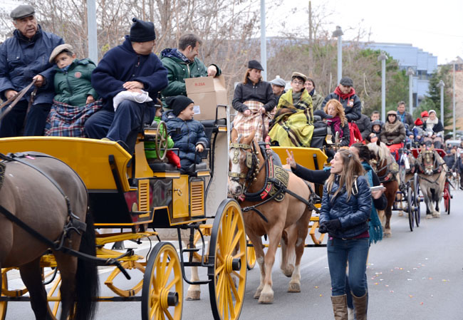 Els Tres Tombs desafien la pluja amb gran afluència de públic