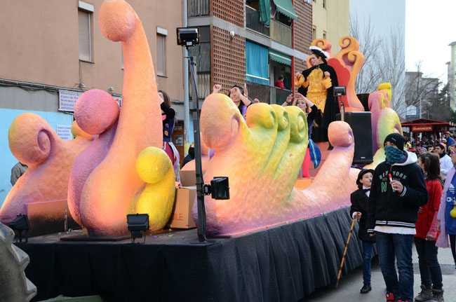 Sa Majestat Carnestoltes pren els carrers de Cerdanyola