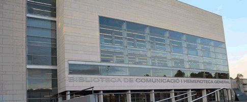 '1 llibre = 1 euro', campanya solidària a la Biblioteca de Comunicació de la UAB