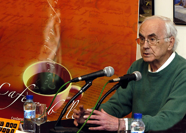 Josep Maria Espinàs protagonitza el Sant Jordi 2013 a la ciutat