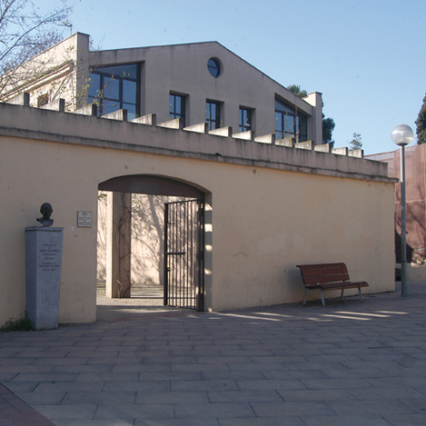 Torna a obrir portes l'aula d'estudi nocturn de la biblioteca