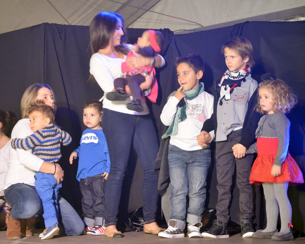 La moda local desfila dilluns per la passarel·la de Sant Martí