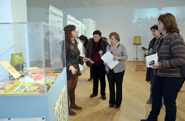 Una mostra a ca n'Oliver explica la lluita per la igualtat de la dona al segle XX