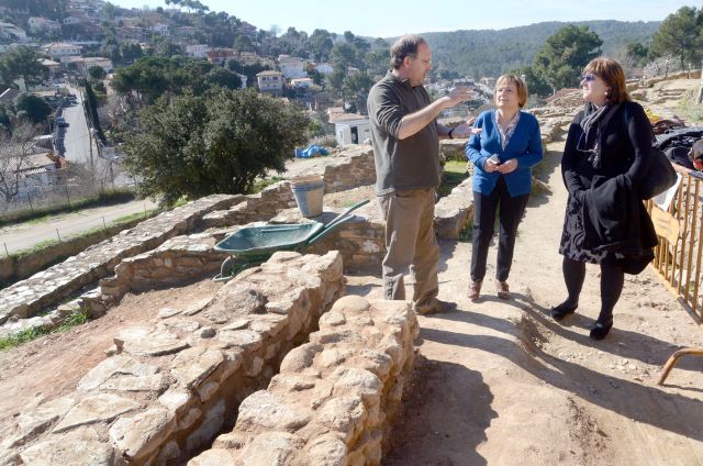 Visita institucional als treballs de restauració del jaciment ibèric de Ca n’Oliver