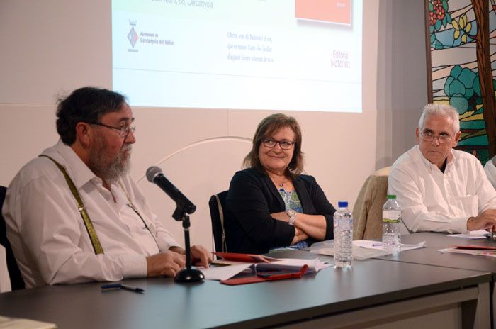 Esperança Castell, poemes que il·luminen la foscor