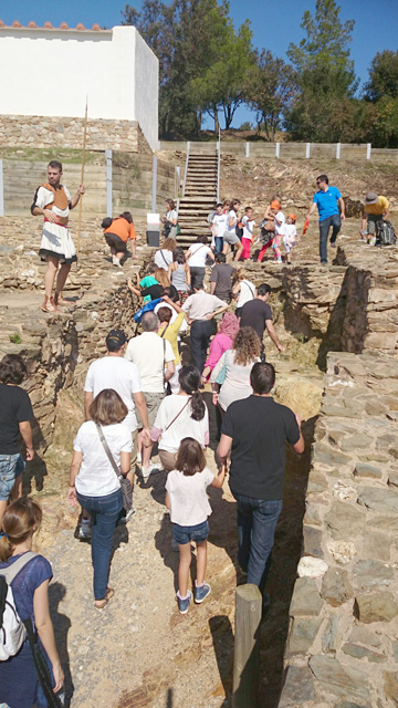 El Cap de Setmana Ibèric mostra la vida quotidiana de les dones i les nenes al poblat de ca n'Oliver