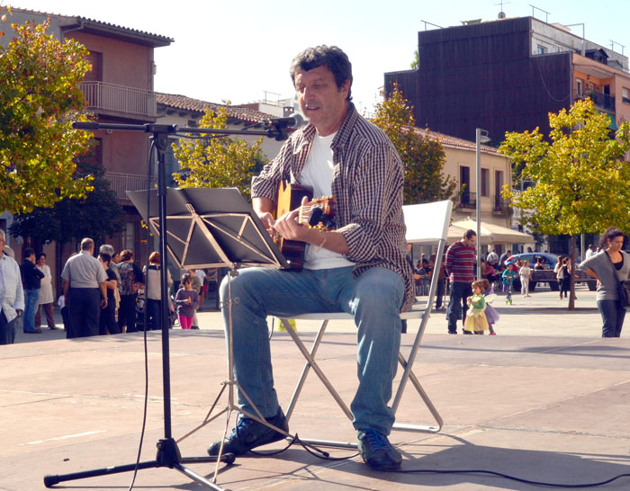 Poemes de Maria Mercè Marçal i Joan Vinyoli per defensar la llengua