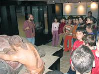 Prop de 500 alumnes realitzaran visites guiades a l’exposició Humans!