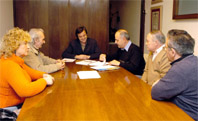 La Casa d’Aragó presenta a l’alcalde la Memòria del 2004