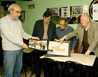 Fotografiar els Tres Tombs i homenatjar Gabriel Escursell