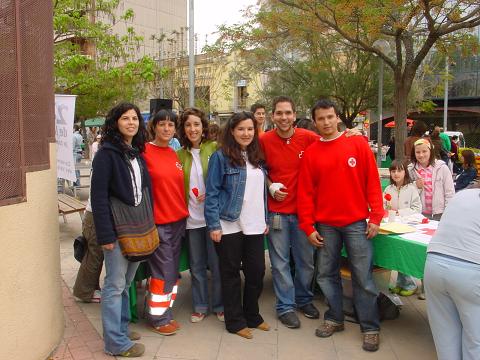 La Creu Roja recull més 700 llibres per Sant Jordi