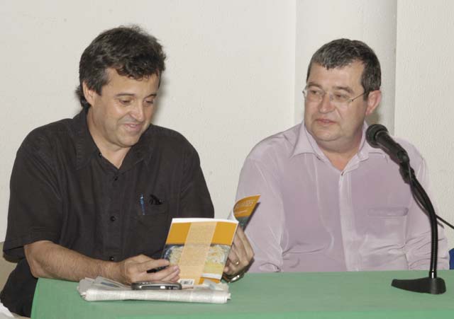 Enric Piera presenta les seves Miniatures salvatges