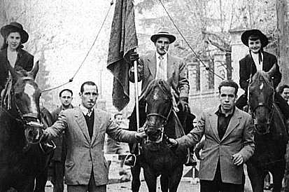 Més de 30 carros van participar als Tres Tombs