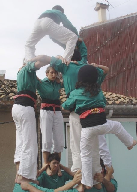 Els Castellers aconsegueixen castells de set pisos fora de Cerdanyola