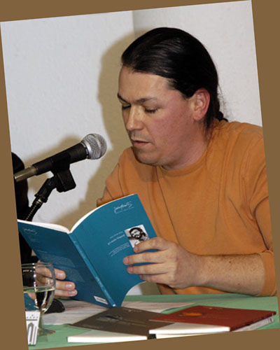 Es convoquen els premis literaris de narrativa i poesia organitzats per l’Ajuntament i la UAB