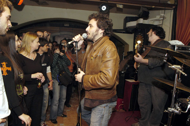 Darrer homenatge al mític local musical 'El Último Tren'