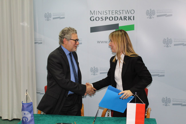 Sener firma el primer contracte aeroespacial a Polònia