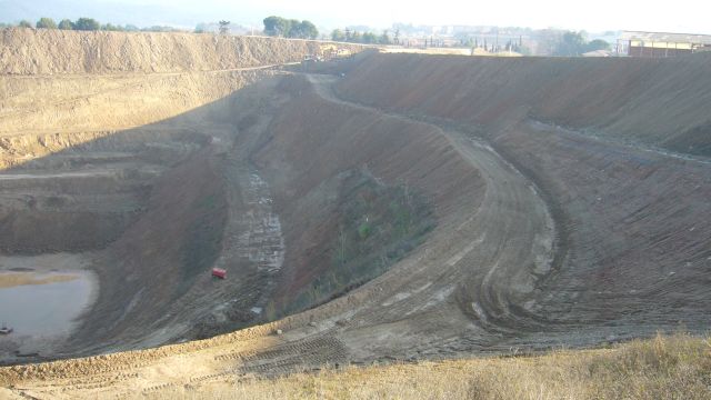 Puigfel retira el projecte de l'abocador de residus d'ecoparc a Can Fatjó dels Aurons