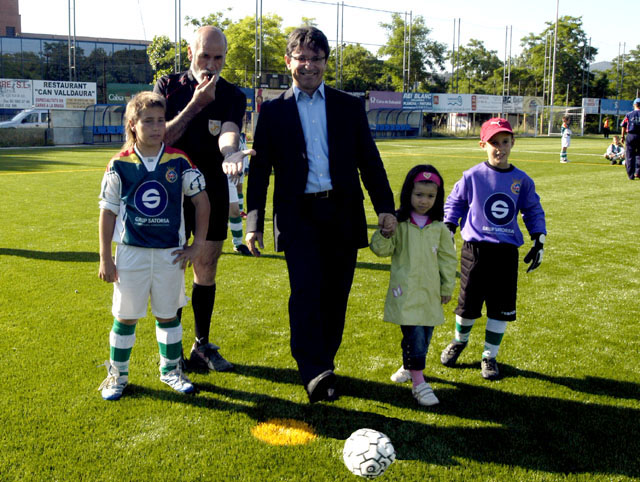 Els equips del Cerdanyola FC estrenen la gespa artificial amb la disputa de diversos partits amistosos