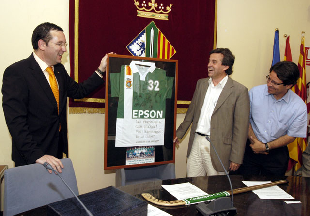 L’Ajuntament rep oficialment a l’Epson Cerdanyola pel seu ascens a l’OK Liga