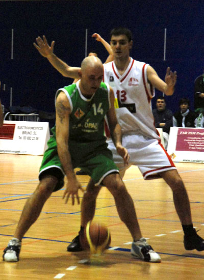 L’Ópalo Cerdanyola deixa a l’Esplugues sense opcions i s’imposa per 73 a 39