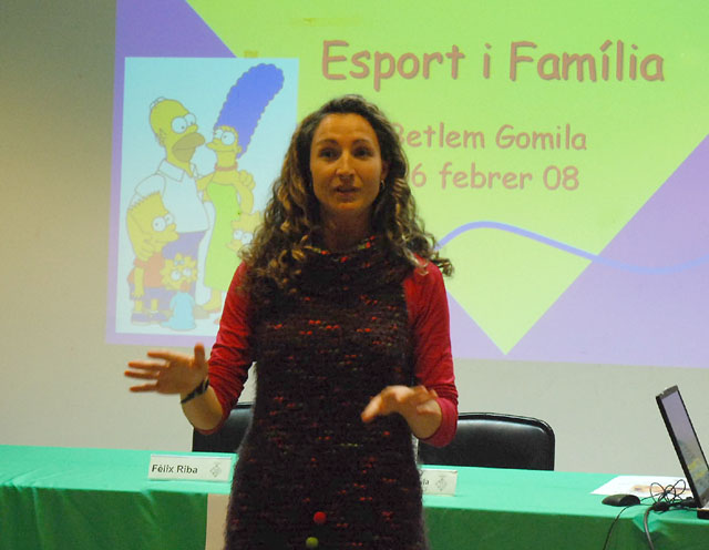 Xerrada sobre l’esport i la família a la sala d’actes del Servei d’Esports i Lleure