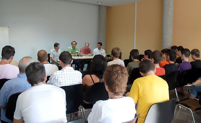 El  curs de monitors de futbol que organitza el Cerdanyola FC ja està en marxa