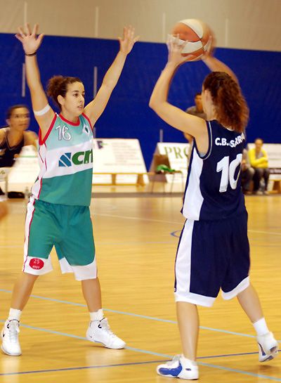 El Femení Cerdanyola pateix més del compte per sumar la primera victòria a casa