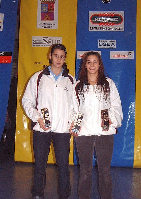 Bons resultats dels jugadors de bàdminton Carles Pérez, Elena Olmos i Laia Oset