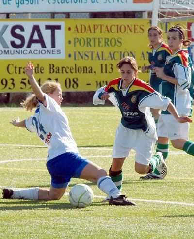 El Cerdanyola FC Femení supera per 1-2 un rival directe, el Vilanova