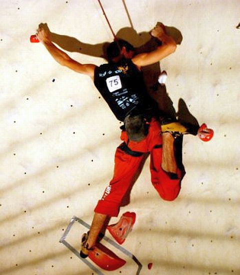 Víctor Esteller queda primer a la darrera prova de la Copa d’Espanya d’Escalada Esportiva