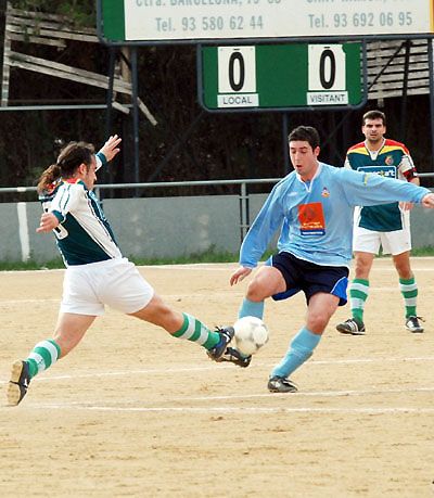 El Cerdanyola FC es menja el Vilanova B i ja es líder del grup