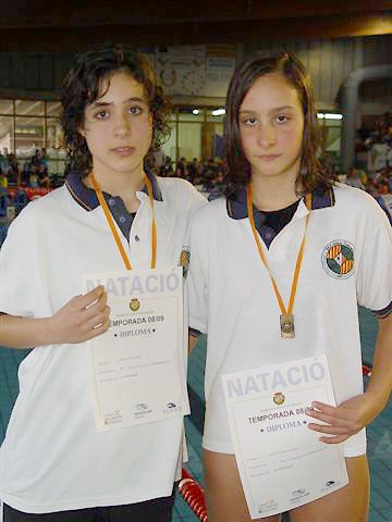 Mariona Casajuana i Marina Ortega competeixen a l’Estatal de natació