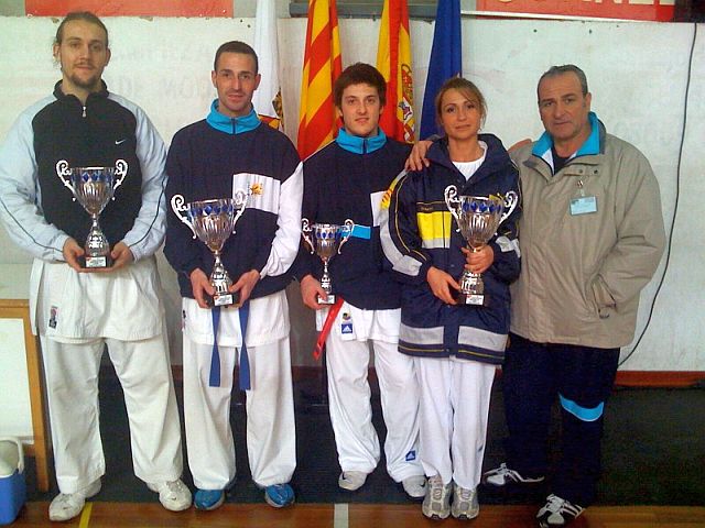 Els karatekes Santiago Bayo i Vanessa Bayo es proclamen campions de Catalunya