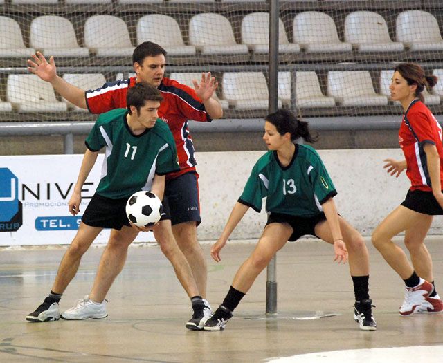 El Club Korfbal Cerdanyola es desfà en els darrers deu minuts i perd davant el Sant Llorenç per 15 a 21