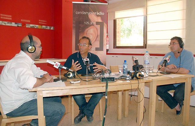 Fèlix Riba, regidor de Promoció de l’Esport,  repassa l’actualitat als micròfons de Cerdanyola Ràdio