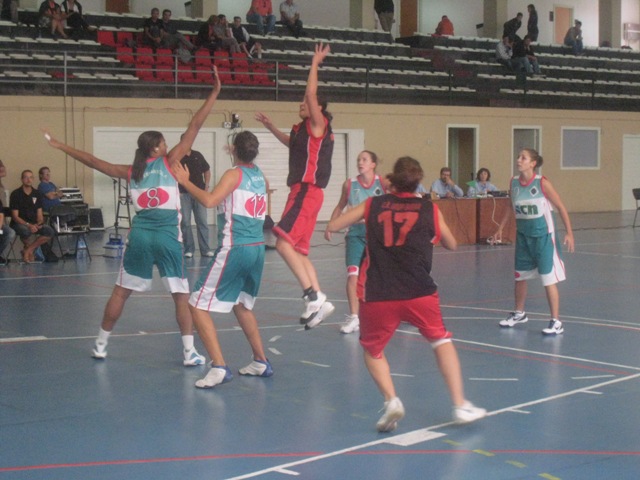 Club Bàsquet  Femení Cerdanyola busca la segona victòria de la lliga a la canxa del Joventut les Corts